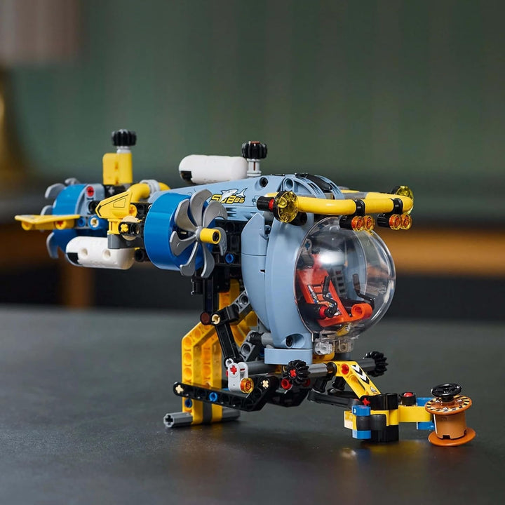 Submarin LEGO Technic Deep Sea Explorer, jucărie de construit pentru copii, băieți și fete de la 9 ani, idei creative de cadouri pentru ziua de naștere, vehicul construibil, cu elice rotative 42201 Seturi de constructie Besuche den LEGO-Store
