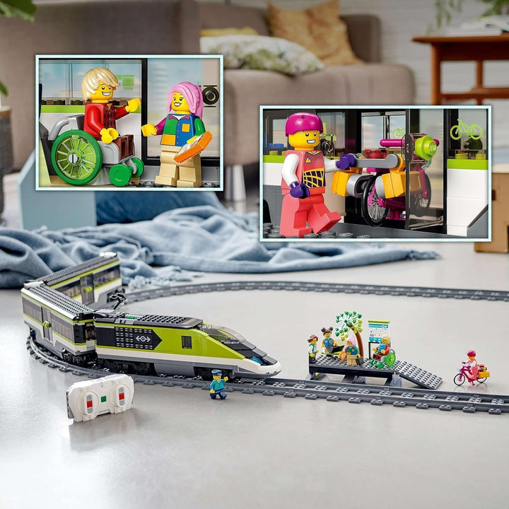LEGO City Passenger Express Train, set cu tren controlat de la distanță, jucărie feroviară cu faruri, 2 vagoane și 24 de elemente de cale, cadou pentru copii, băieți și fete 60337 Seturi de constructie Besuche den LEGO-Store