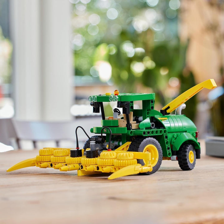 LEGO Technic John Deere 9700 Forage Harvester, Tractor de jucărie pentru copii, set de fermă, model de vehicul cu funcții realiste, cadou pentru băieți și fete de la 9 ani 42168 Seturi de constructie Besuche den LEGO-Store