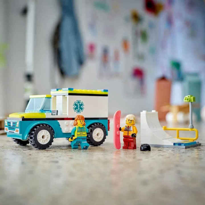 LEGO City Ambulanță și Snowboarder, Ambulanță Playset cu mașină de jucărie și 2 minifigurine, Snowboarder și Paramedic Figura, cadou imaginativ pentru băieți și fete de la 4 ani 60403 Seturi de constructie Besuche den LEGO-Store