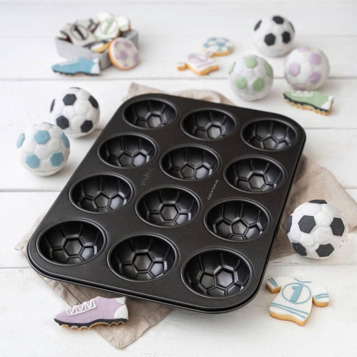 Zenker 12Er Muffinform – Muffinbackblech Für Muffins Und Cupcakes Aus Der Serie Soccer Baking– Hitzebeständiges 12Er Muffinblech Mit Antihaftbeschichtung, Schwarz Matrite si tavi pentru copt Naty Shop