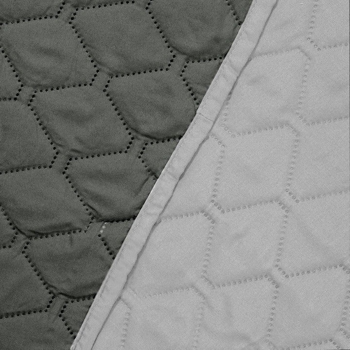 Decoking Cuvertură de pat 200 X 220 Cm Grafit Antracit Gri Argint Cuvertură de pat cu două fețe ușor de întreținut Axel Paturi si Cuverturi Besuche den DecoKing-Store