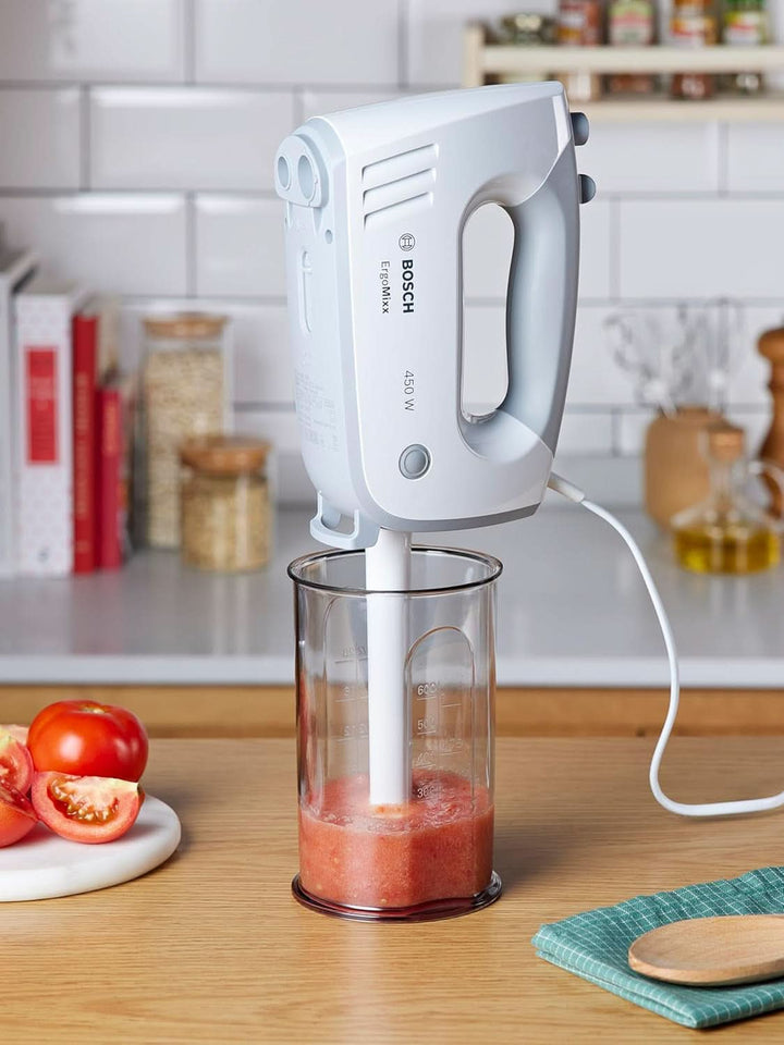 Bosch Hausgeräte Handrührer Ergomixx MFQ36440, 2 Rührbesen, 2 Edelstahl-Knethaken, Pürierstab, Becher, Spülmaschinengeeignet, 5 Stufen plus Turbostufe, 450 W, Weiß Bucatarie Naty Shop