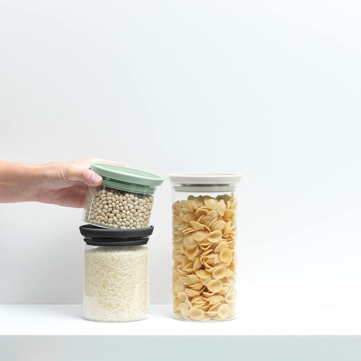 Brabantia - Recipient de sticlă stivuibil cu capac - Set de 3 - Depozitare alimente - Păstrează alimentele proaspete pentru mai mult timp - Sigiliu din silicon - Se spală în mașina de spălat vase - Gri închis/gri deschis/verde jad - 0.3L/0.6L/1.1L Cutii depozitare alimente Naty Shop