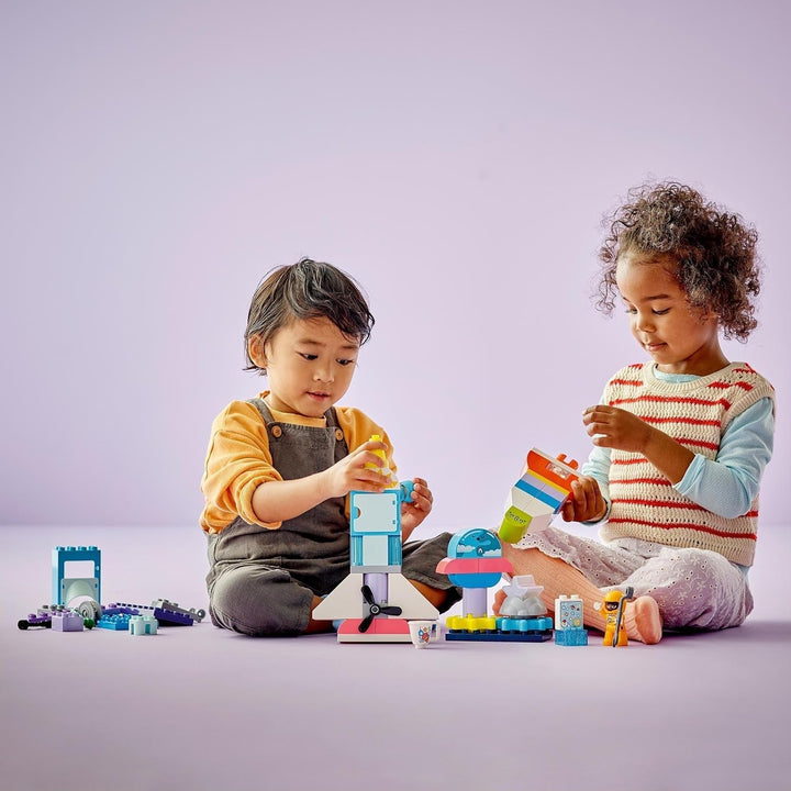 Naveta spațială LEGO DUPLO 3 în 1 pentru o mulțime de aventuri, set spațial cu jucărie rachetă pentru copii de construit, jucărie pentru știință și abilități motorii pentru dezvoltare timpurie, cadou pentru copiii de 3 ani 10422 Seturi de constructie Besuche den LEGO-Store