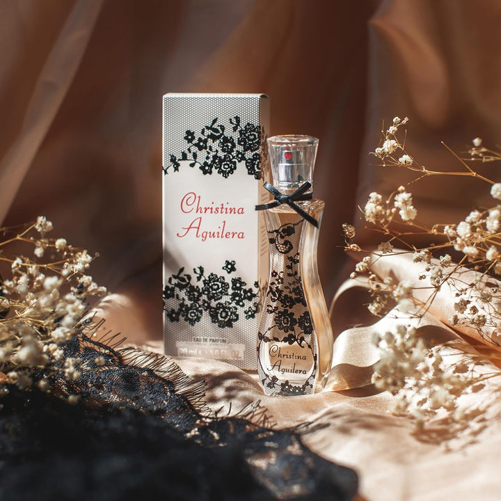 Christina Aguilera - Signature, Parfum de damă, Floral și Oriental, Cu note de iasomie, bujor și vanilie, Aromă exotică, dulceață și senzualitate, Parfum pentru femei - 30 ml