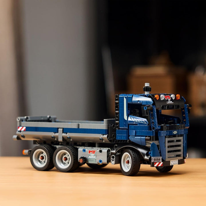 Jucărie LEGO Technic Dump Truck cu direcție și benă mobilă - vehicul de construcții albastru - idee de cadou pentru zile de naștere sau sărbători - set de construcție pentru băieți și fete de la 9 ani 42203 Seturi de constructie Besuche den LEGO-Store