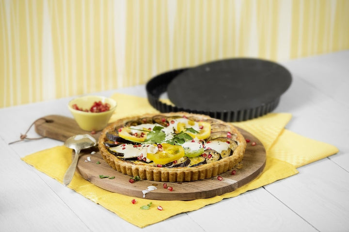 Kaiser Classic Tarteform Mit Hebeboden 28 Cm, Quicheform Antihaftbeschichtet & Inspiration Muffinform Blech Für 12 Muffins, Muffin Backblech 38 X 27 Cm, Beschichtet, Standardgröße Matrite si tavi pentru copt Naty Shop