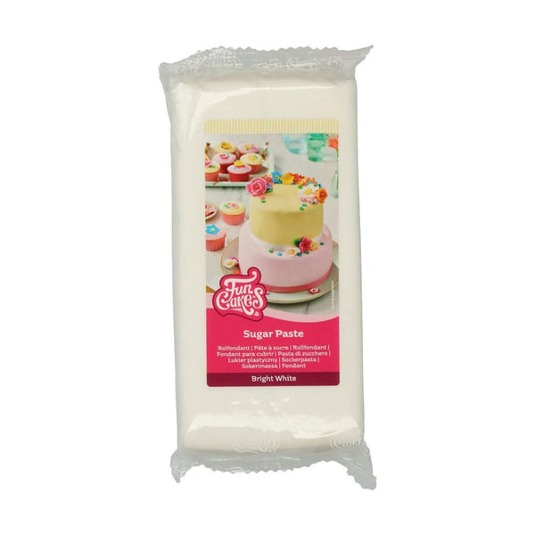 FunCakes Fondant laminat alb strălucitor: ușor de utilizat, neted, flexibil, moale și pliabil, perfect pentru decorarea prăjiturilor, halal, kosher și fără gluten. 1 kg Pasta de zahar Naty Shop Alb strălucitor 1 kg