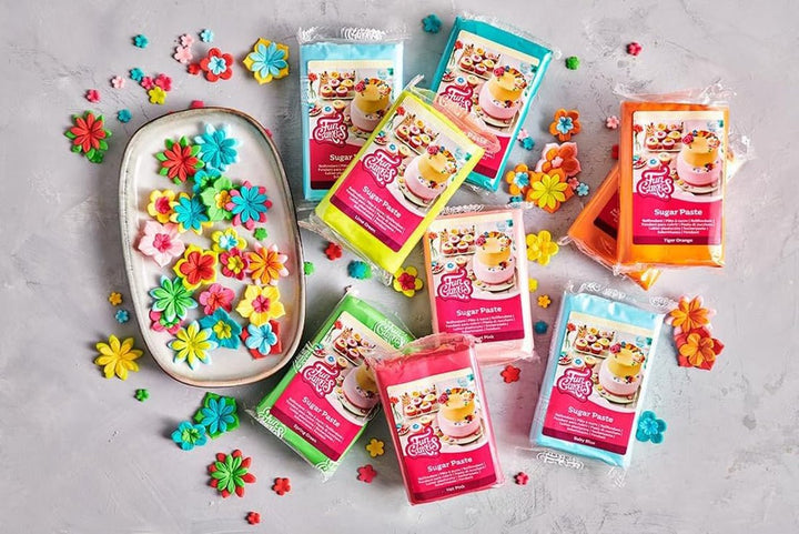 FunCakes roll fondant roșu rubiniu: ușor de utilizat, neted, flexibil, moale și pliabil, perfect pentru decorarea prăjiturilor, halal, kosher și fără gluten, 250 g Pasta de zahar Naty Shop